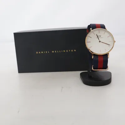 Polshorloge (Blauw, Rood, Wit) van Daniel Wellington