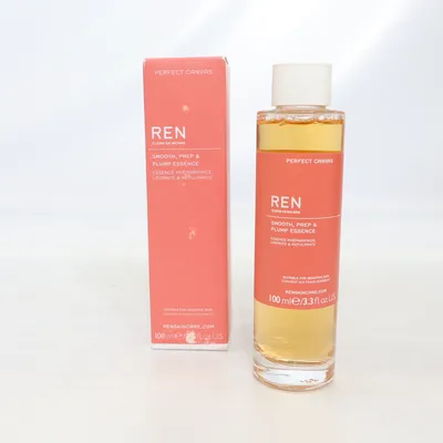 Serum (Perfect Canvas Smooth, Prep & Plump Essence) från REN Clean Skincare