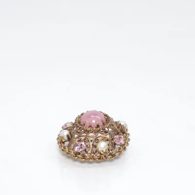 Brosch (Guldfärgad, Rosa, Vit) Okänd metall