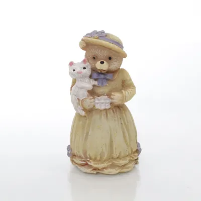 Figurine (Beige, White, Purple)