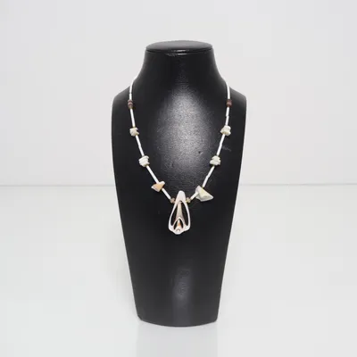 Ketting (Wit, Meerkleurig) Onbekend materiaal