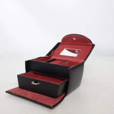 Jewelry storage (Black, Red) from TCM