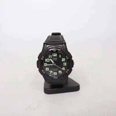 Wristwatch (Black) from Q&Q