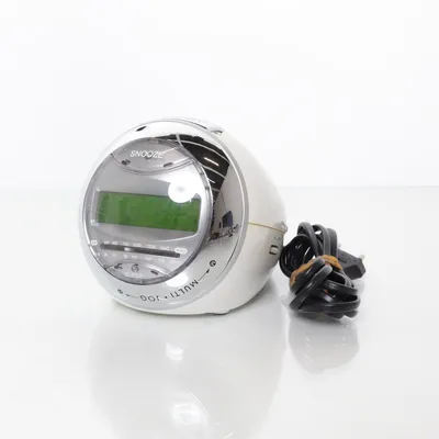 Alarmklocka (Vit, Silverfärgad) från AKAI