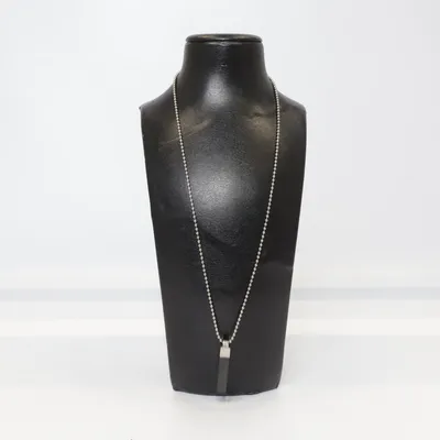 Collier (Noir, Argent) Métal inconnu