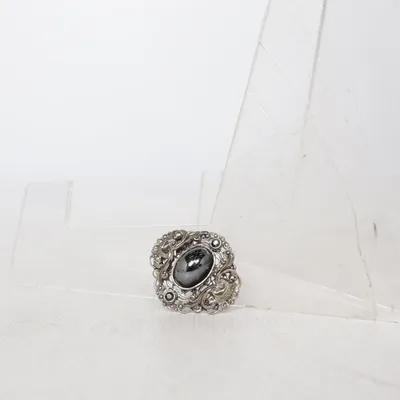 Broche (Argent, Noir) Métal inconnu