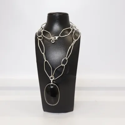 Halsband (Svart, Silverfärgad) från SNS Okänd metall