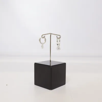 Örhängen (Silverfärgad) från Snö of Sweden Okänd metall