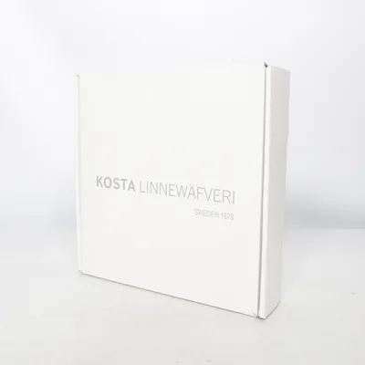 Couverture (Noir, Blanc) de Kosta Linnewäfveri