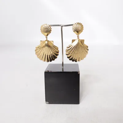 Örhängen (Shell Marmaid earring Gold) från Caroline Svedbom Guldpläterad