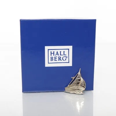 Brosch (Silverfärgad) från Hallbergs Okänd metall