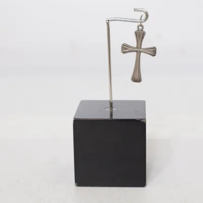 Hänge (Silverfärgad) Okänd metall