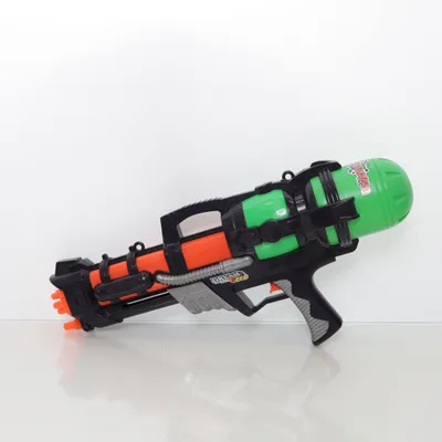 Vattenpistol (Svart, Grön, Röd) från Good Good