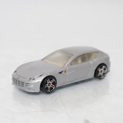Modellbil (Ferrari FF) från Hot Wheels