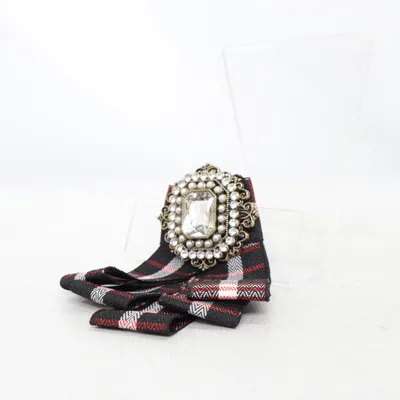 Broche (Noir, Rouge, Blanc) de Bijou Brigitte Métal inconnu