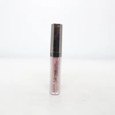Lipgloss (Slip Tease) van NYX Professional Makeup