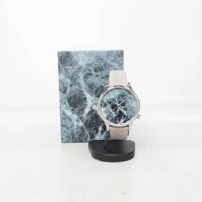 Montre (The Estelle) de Komono