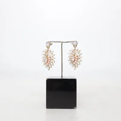 Boucles d'oreilles (Rose, Gris, Or) Métal inconnu