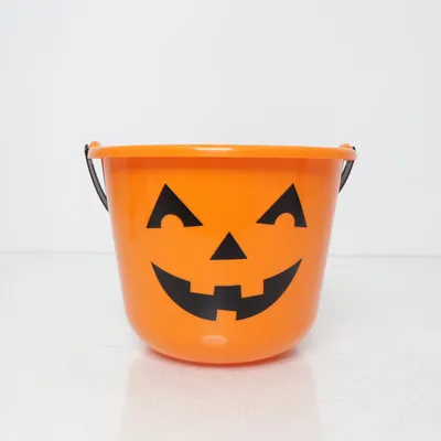 Hink (Orange, Svart) från Rusta