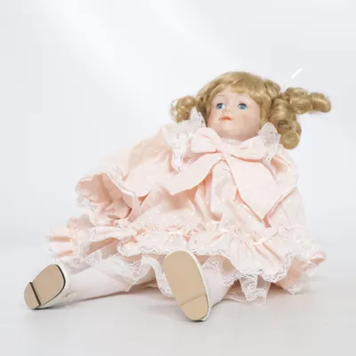 Porcelain doll (Pink, White)