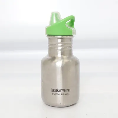 Vattenflaska (Silverfärgad, Grön) från Klean Kanteen