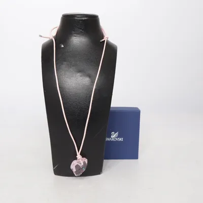 Halsband (Rosa) från Swarovski Okänd metall