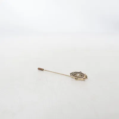 Lapel pin (Gold) from Avon Unknown metal