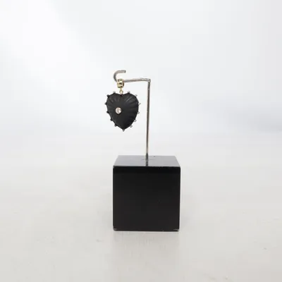 Pendant (Black, Gold) Unknown metal