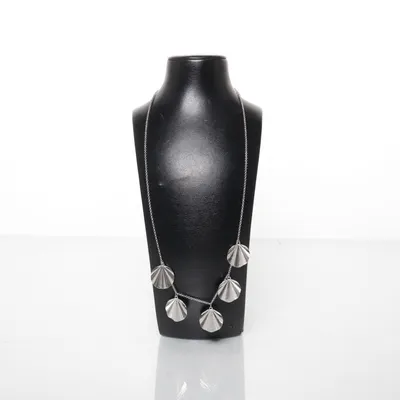 Halsband (Silverfärgad) från Albrekts Guld Okänd metall