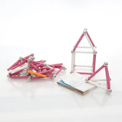 Byggsats (Rosa, Vit, Flerfärgad) från Geomag