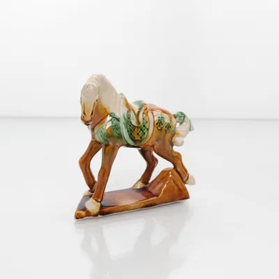 Figur (Brun, Grøn, Hvid)