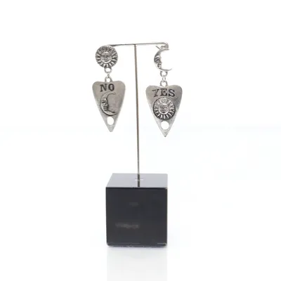 Örhängen (Silverfärgad) Okänd metall