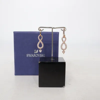 Örhängen (Infinity) från Swarovski Okänd metall