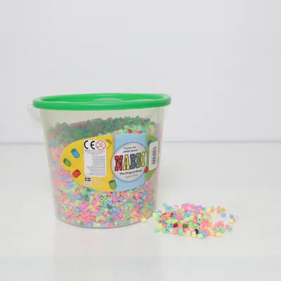 Plastpärlor (Flerfärgad) från Nabbi