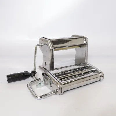 Pastamaskin (Silverfärgad) från Modern House