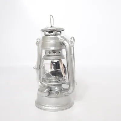 Stormlykta (Silverfärgad) från Pearl