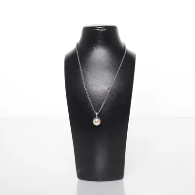 Halsband (Silverfärgad, Vit) från Dyrberg/Kern Okänd metall