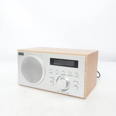 Radio (MB420K) de August