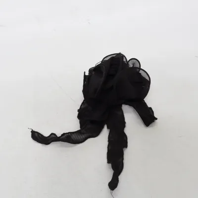 Broche (Noir) Métal inconnu