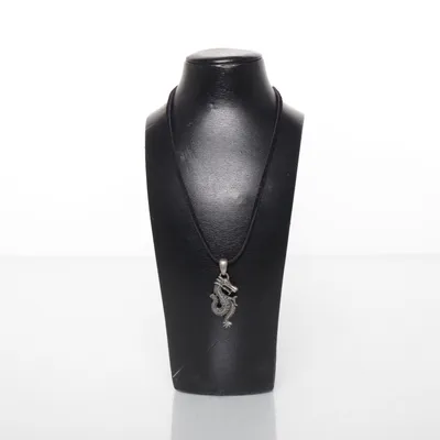 Halsband (Svart, Silverfärgad) Okänd metall