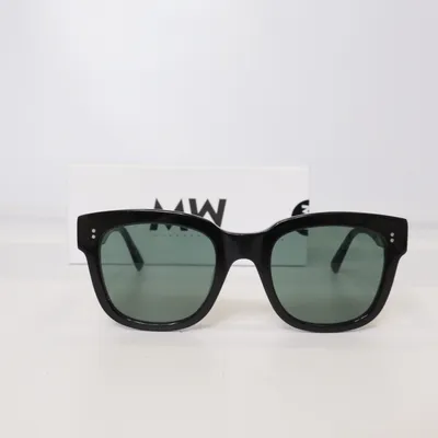 Solglasögon (Svart) från MessyWeekend