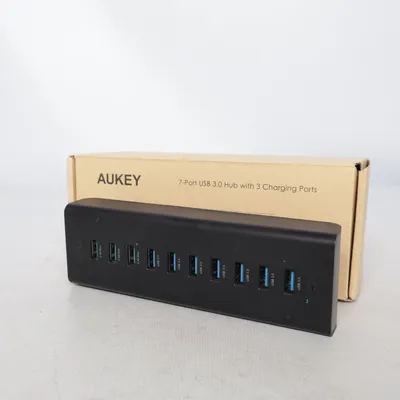 USB hub (7-Port Usb 3.0 Hub With 3 Charging Ports) from Aukey