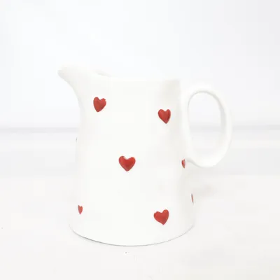 Gräddkanna (Vit, Röd) från Dorre