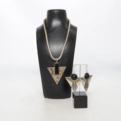 Jewelry set (Silver, Black) Unknown metal