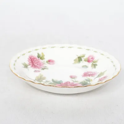 Assiett (Chrysanthemum) från Royal Albert