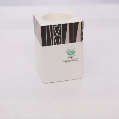 Ljuslykta (Vit, Svart) från Cult Design