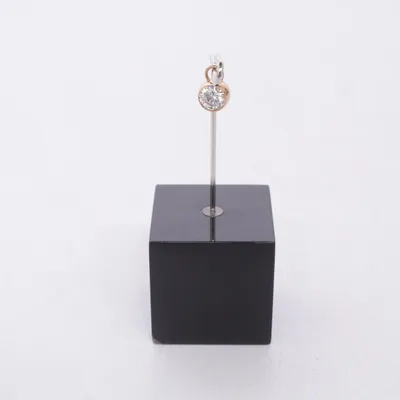 Hänge (Guldfärgad) Okänd metall