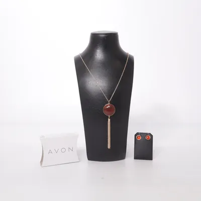Jewelry set (Red, Gold) from Avon Unknown metal