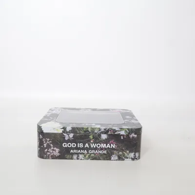 Schachtel (God Is A Woman) von Ariana Grande