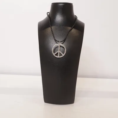 Collier (Noir, Argent) Métal inconnu